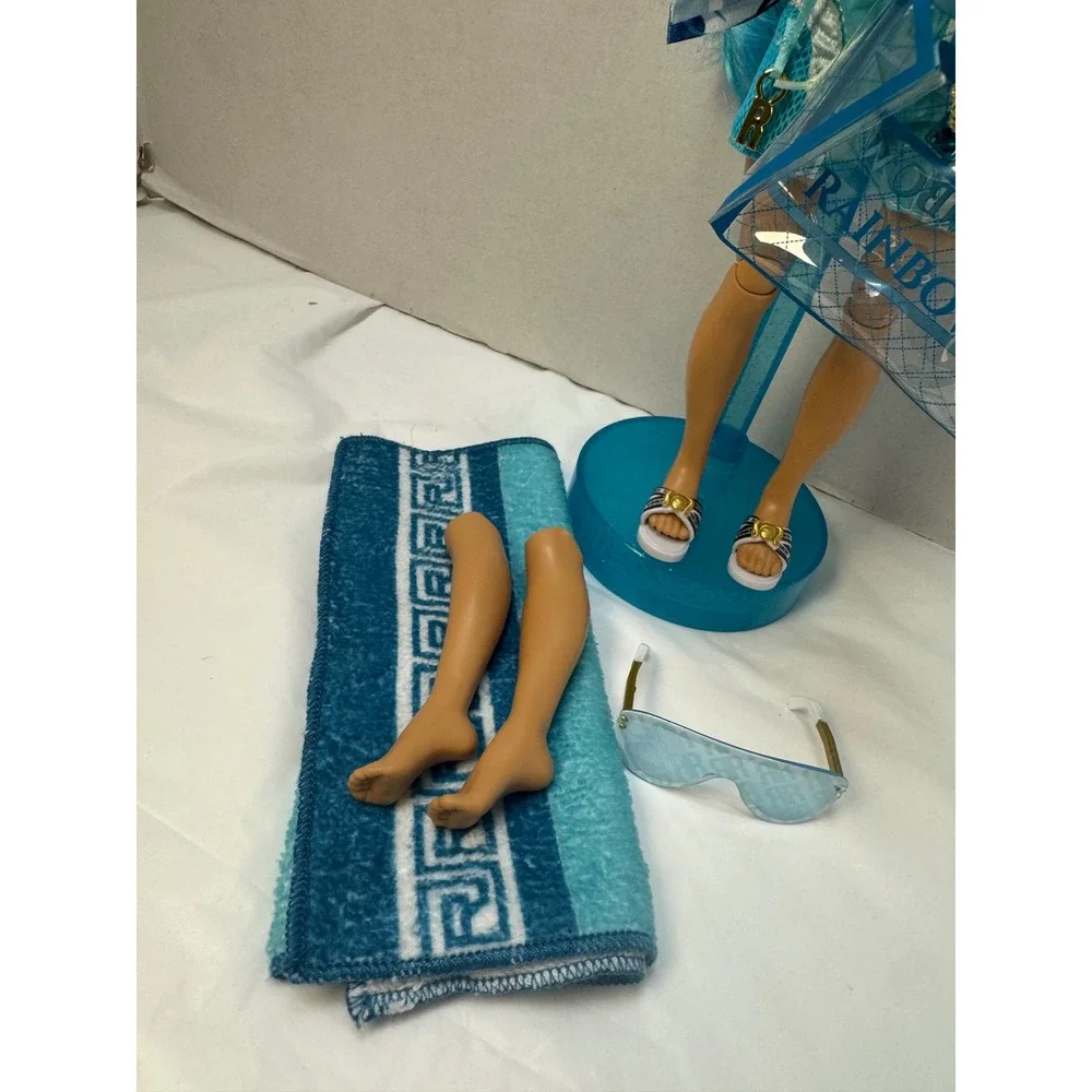 Rainbow High Pacific Coast Hali Capri Blue Fashion Doll Beach Accessories MGA